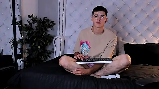 Snapshot of Xander_Noir chatting on 03-30-26, 07:26 Xander Noir online show from 03-30-26, 07:26