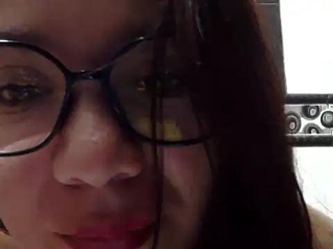 Snapshot of Alaialuxe chatting on 04-08-26, 03:39 Alaialuxe online show from 04-08-26, 03:39