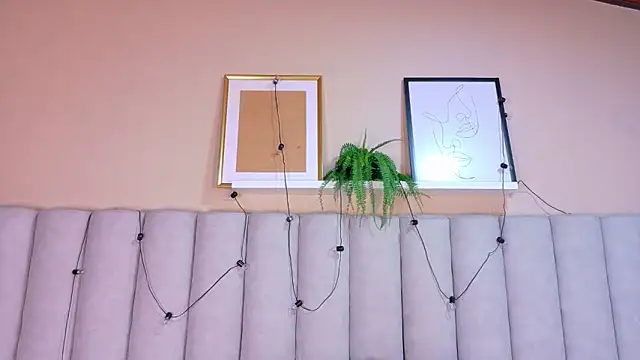 StarrMoon   online show from 05-13-26, 02:53