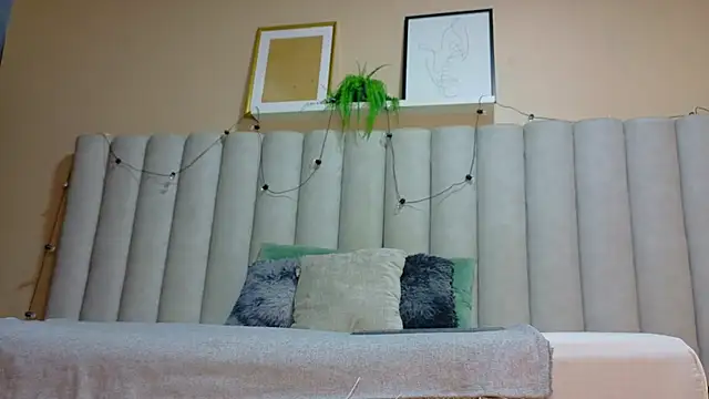 StarrMoon   online show from 06-15-26, 12:35