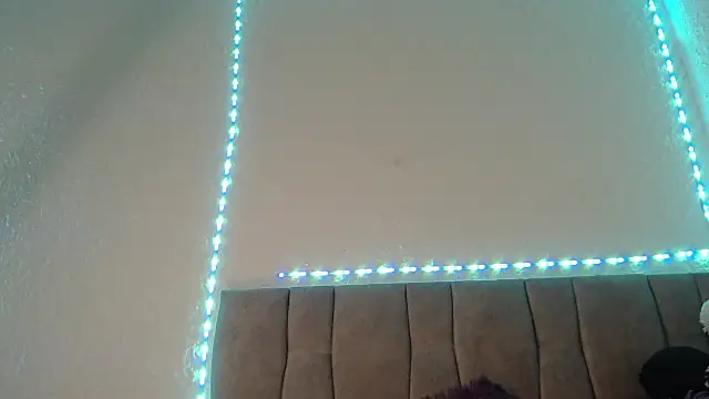 Snapshot of Val_Time chatting on 06-17-26, 04:19 Val Time online show from 06-17-26, 04:19