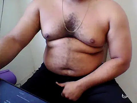 Snapshot of Derick_013 chatting on 05-10-26, 03:39 Derick 013 online show from 05-10-26, 03:39