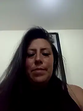Snapshot of bella_smit1 chatting on 03-30-26, 03:40 bella smit1 online show from 03-30-26, 03:40