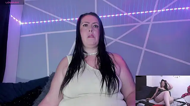 Snapshot of bella_smit1 chatting on 04-21-26, 03:02 bella smit1 online show from 04-21-26, 03:02