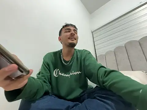 Snapshot of Velvet_man chatting on 03-21-26, 03:55 Velvet man online show from 03-21-26, 03:55