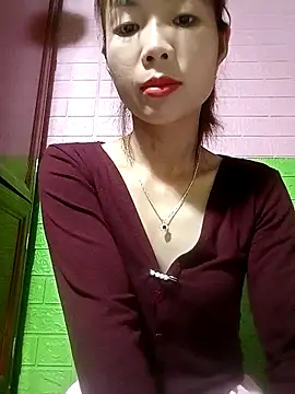 AmyLinee01 online show from 04-17-26, 01:52