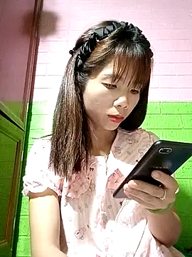AmyLinee01 online show from 04-28-26, 10:59