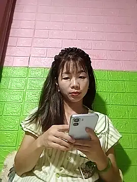 AmyLinee01 online show from 06-04-26, 05:13