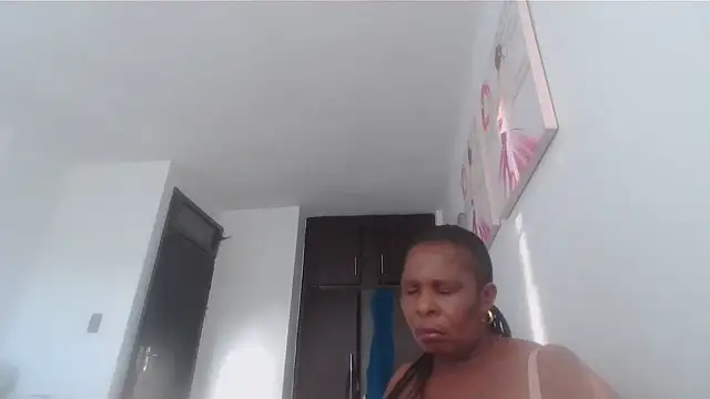 Lucia-boobs online show from 04-10-26, 02:22