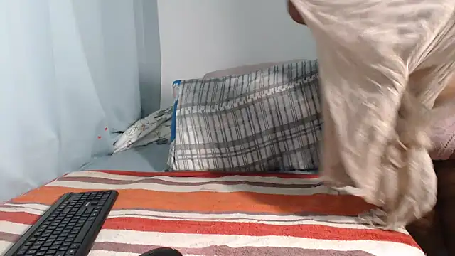 Lucia-boobs online show from 06-24-26, 04:17