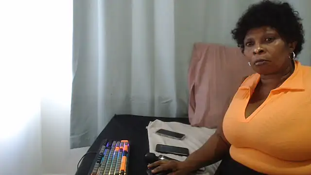 Lucia-boobs online show from 07-30-26, 03:00