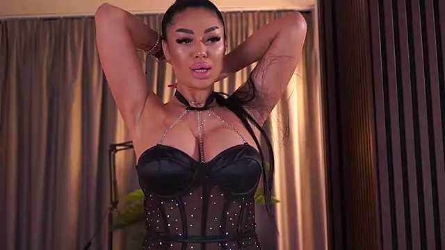 Snapshot of LatinaMorene chatting on 03-22-26, 07:28 LatinaMorene online show from 03-22-26, 07:28