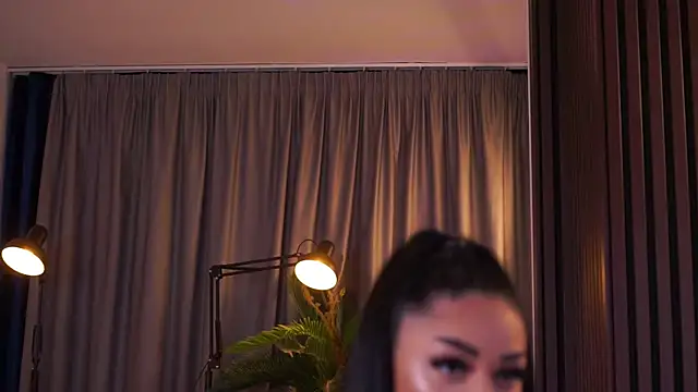 Snapshot of LatinaMorene chatting on 03-25-26, 07:31 LatinaMorene online show from 03-25-26, 07:31