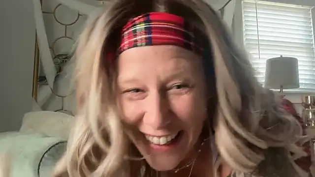 Snapshot of lillysworld chatting on 03-26-26, 06:46 lillysworld online show from 03-26-26, 06:46