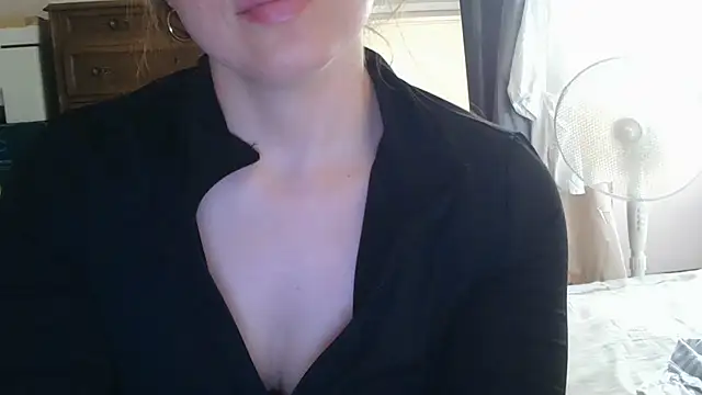 Snapshot of mery_lou20252 chatting on 06-20-26, 11:13 mery lou20252 online show from 06-20-26, 11:13