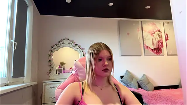 SweettAnny online show from 06-28-26, 05:30