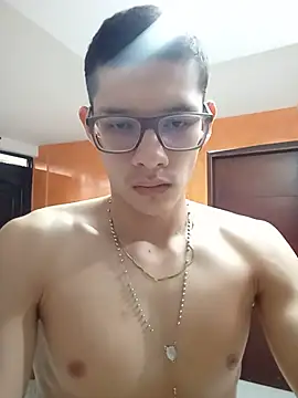 luis sanchez018 online show from 08-03-26, 10:54