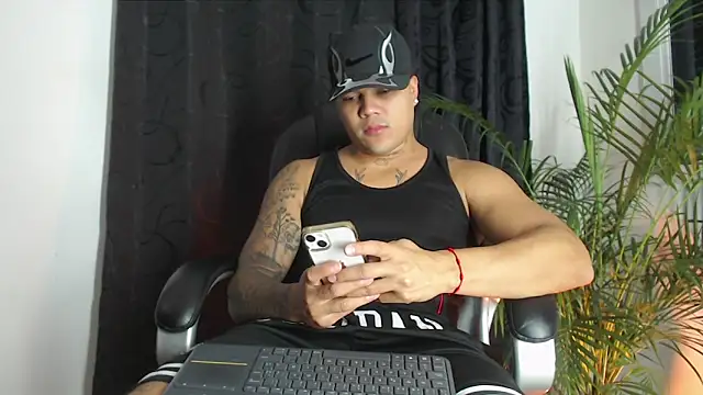 Snapshot of Pedro_x777 chatting on 03-22-26, 04:38 Pedro x777 online show from 03-22-26, 04:38