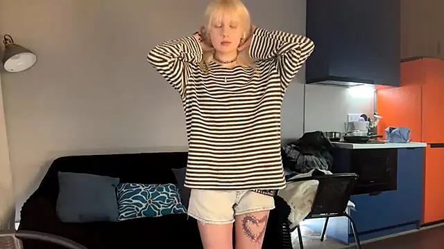 Snapshot of DivinaSpanski chatting on 03-26-26, 01:06 DivinaSpanski online show from 03-26-26, 01:06