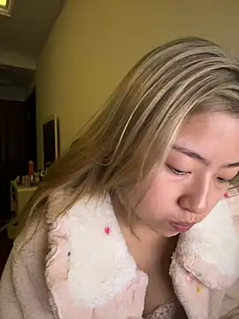 Olivia PINK0322 online show from 05-18-26, 12:11