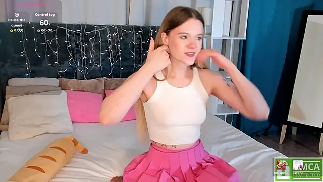 Emma peach online show from 03-31-26, 09:53