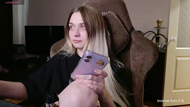 Snapshot of lucysussy chatting on 08-03-26, 03:16 lucysussy online show from 08-03-26, 03:16