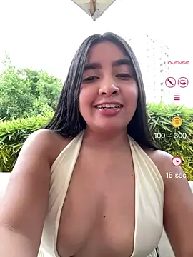 HaileyBiieber online show from 05-03-26, 10:49