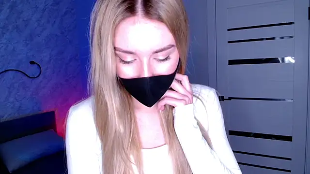 Snapshot of LulyDOLL chatting on 04-08-26, 06:24 LulyDOLL online show from 04-08-26, 06:24