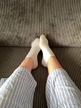 LilouPieds online show from 06-14-26, 04:53