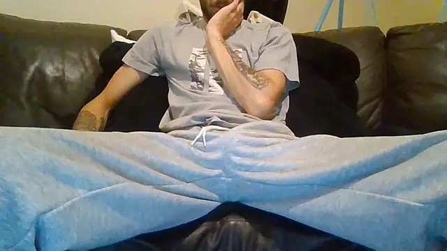 Snapshot of feetlovrr94 chatting on 06-11-26, 01:49 feetlovrr94 online show from 06-11-26, 01:49