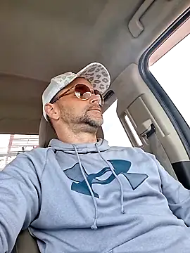 Snapshot of middickstroking chatting on 03-24-26, 05:18 middickstroking online show from 03-24-26, 05:18