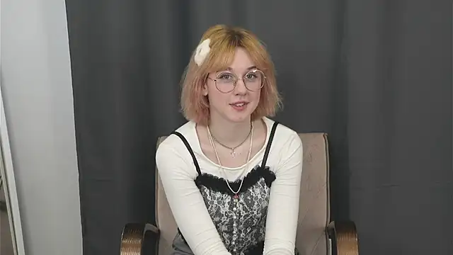 JuleeDutil online show from 03-24-26, 05:01