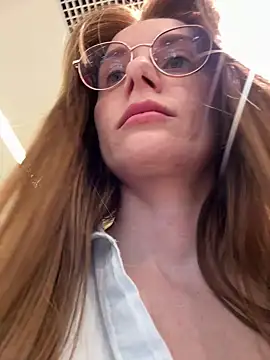 Snapshot of FReyja_44 chatting on 05-19-26, 08:09 FReyja 44 online show from 05-19-26, 08:09