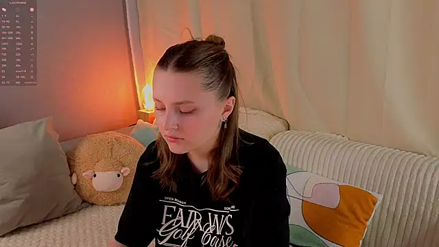 LorriMonz online show from 06-12-26, 01:48