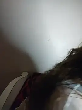 Snapshot of Yasmin_Oh chatting on 06-17-26, 09:27 Yasmin Oh online show from 06-17-26, 09:27