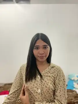 Snapshot of allaboutlara_ chatting on 03-27-26, 01:44 allaboutlara online show from 03-27-26, 01:44