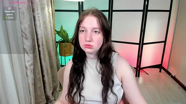 Elisabeth Binder online show from 04-06-26, 03:37