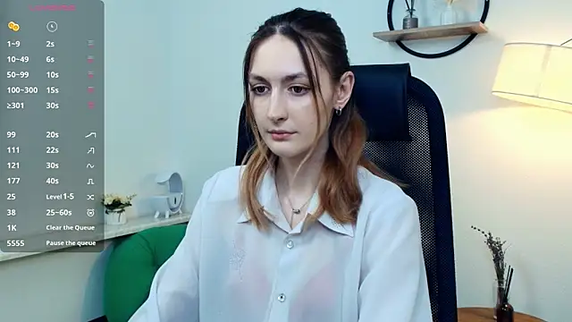LoraLanett online show from 04-16-26, 02:18