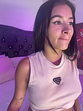 Lizzy Bonnie online show from 04-11-26, 02:27