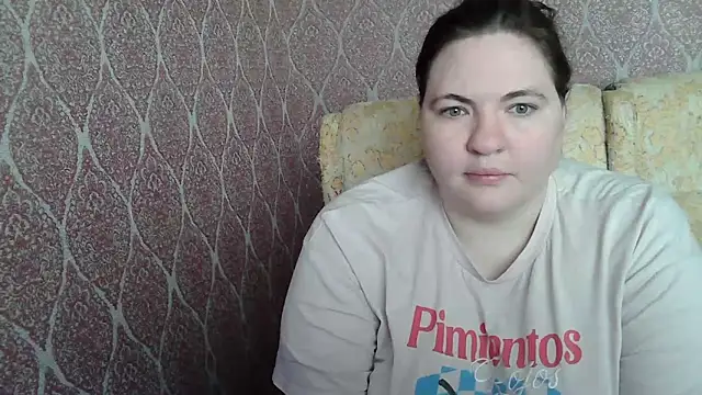 Snapshot of ElviraOreilllyX chatting on 04-21-26, 12:00 ElviraOreilllyX online show from 04-21-26, 12:00