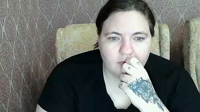 Snapshot of ElviraOreilllyX chatting on 04-23-26, 04:42 ElviraOreilllyX online show from 04-23-26, 04:42