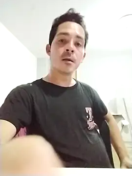 Snapshot of Gabriel_leon33 chatting on 05-24-26, 01:21 Gabriel leon33 online show from 05-24-26, 01:21
