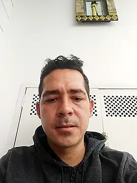 Snapshot of Gabriel_leon33 chatting on 06-24-26, 05:12 Gabriel leon33 online show from 06-24-26, 05:12