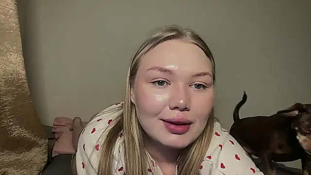 Snapshot of cutiejuliee chatting on 03-26-26, 10:54 cutiejuliee online show from 03-26-26, 10:54