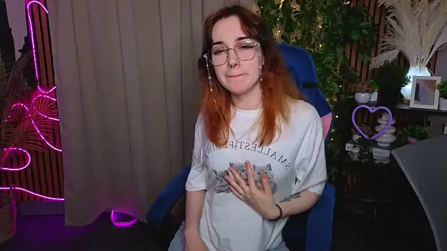 Snapshot of JoanReed chatting on 03-26-26, 03:50 JoanReed online show from 03-26-26, 03:50