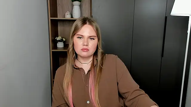 Snapshot of PaulinaBigley chatting on 04-01-26, 09:43 PaulinaBigley online show from 04-01-26, 09:43