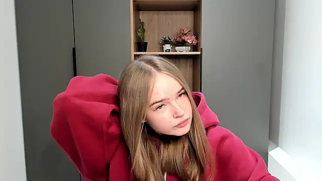 Snapshot of YeeMellendorf chatting on 03-25-26, 12:00 YeeMellendorf online show from 03-25-26, 12:00