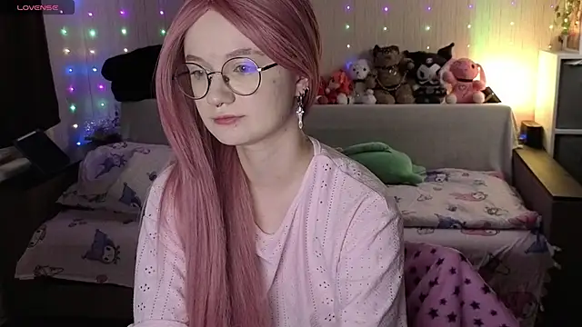 Snapshot of JulietFisher chatting on 03-28-26, 04:12 JulietFisher online show from 03-28-26, 04:12