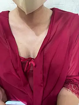 Snapshot of Amee_ chatting on 04-08-26, 05:35 Amee online show from 04-08-26, 05:35