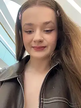 Snapshot of your_babymila chatting on 04-02-26, 12:58 your babymila online show from 04-02-26, 12:58